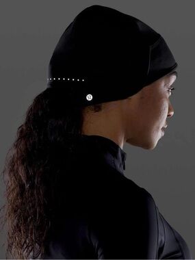 Lululemon Run for it All Black Beanie hat